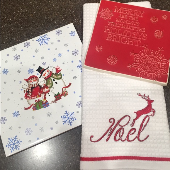Other - Christmas Towel  + Christmas trivets (lot of 2)